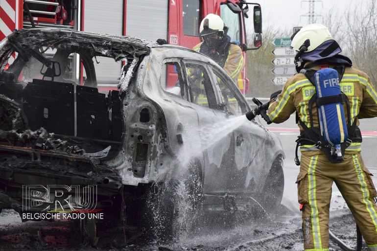 Volvo XC6 kreeg nieuwe stukjes omdat er brandgevaar was, maand later brandt wagen toch uit