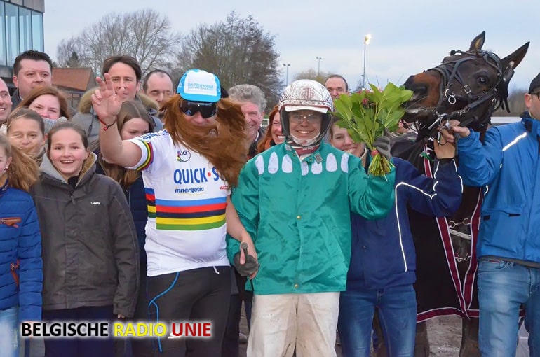 Mardi gras lokt ondanks het koude weer toch een kleine 4000 toeschouwers naar hippodroom in Kuurne