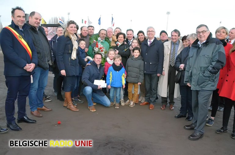 Mardi gras lokt ondanks het koude weer toch een kleine 4000 toeschouwers naar hippodroom in Kuurne