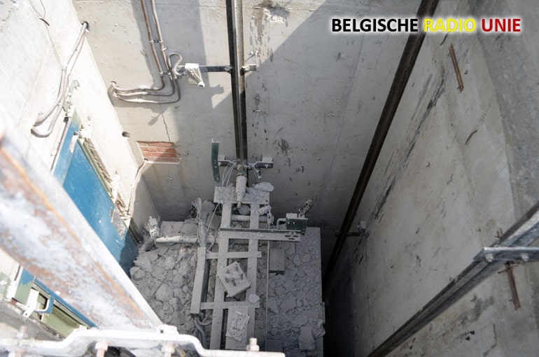 Start van afbraakwerken Sint Amandstoren in Kortrijk