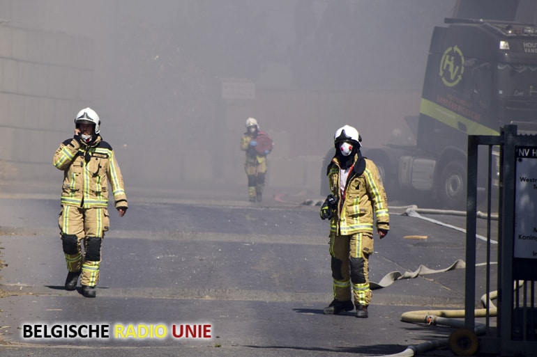 Brand bij houtverwerkingsbedrijf Vandendriessche in Ieper