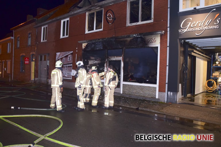 Café-frituur De Gilde Boezinge volledig vernield door brand