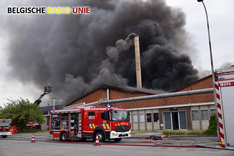 Ware brand legt textielbedrijf Flocart in de as