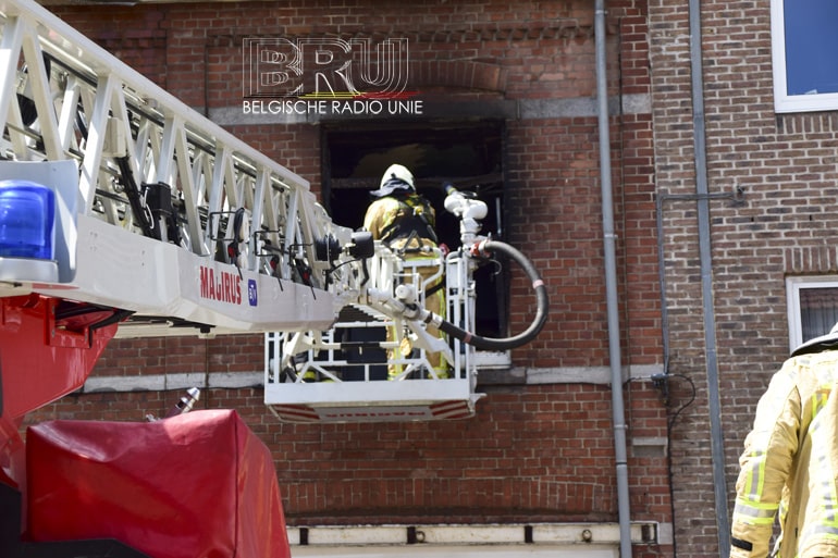 Uitslaande brand vernielt appartement in Ieper