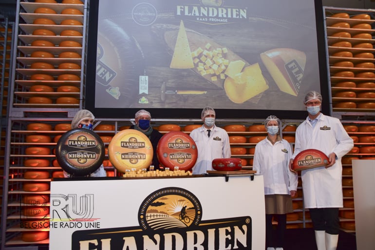 Ambassadeur Wim Opbrouck en Vlaams minister Hilde Crevits openen nieuwe rijpingszaal en productielijn bij kaasmakerij Flandrien Kaas in Wervik
