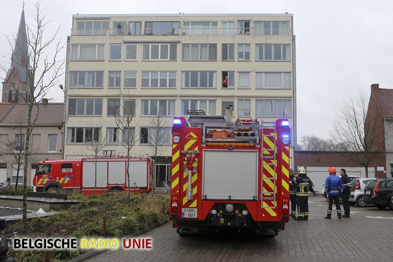 flatgebouw even ontruimd na brandgeur