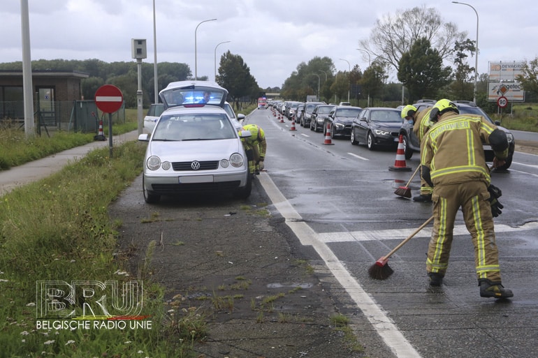 Twee gewonden bij kop-staartaanrijding langs N36 in Deerlijk