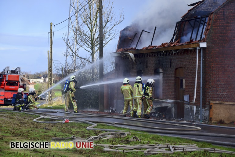 Zware brand vernielt woning in Wijtschate