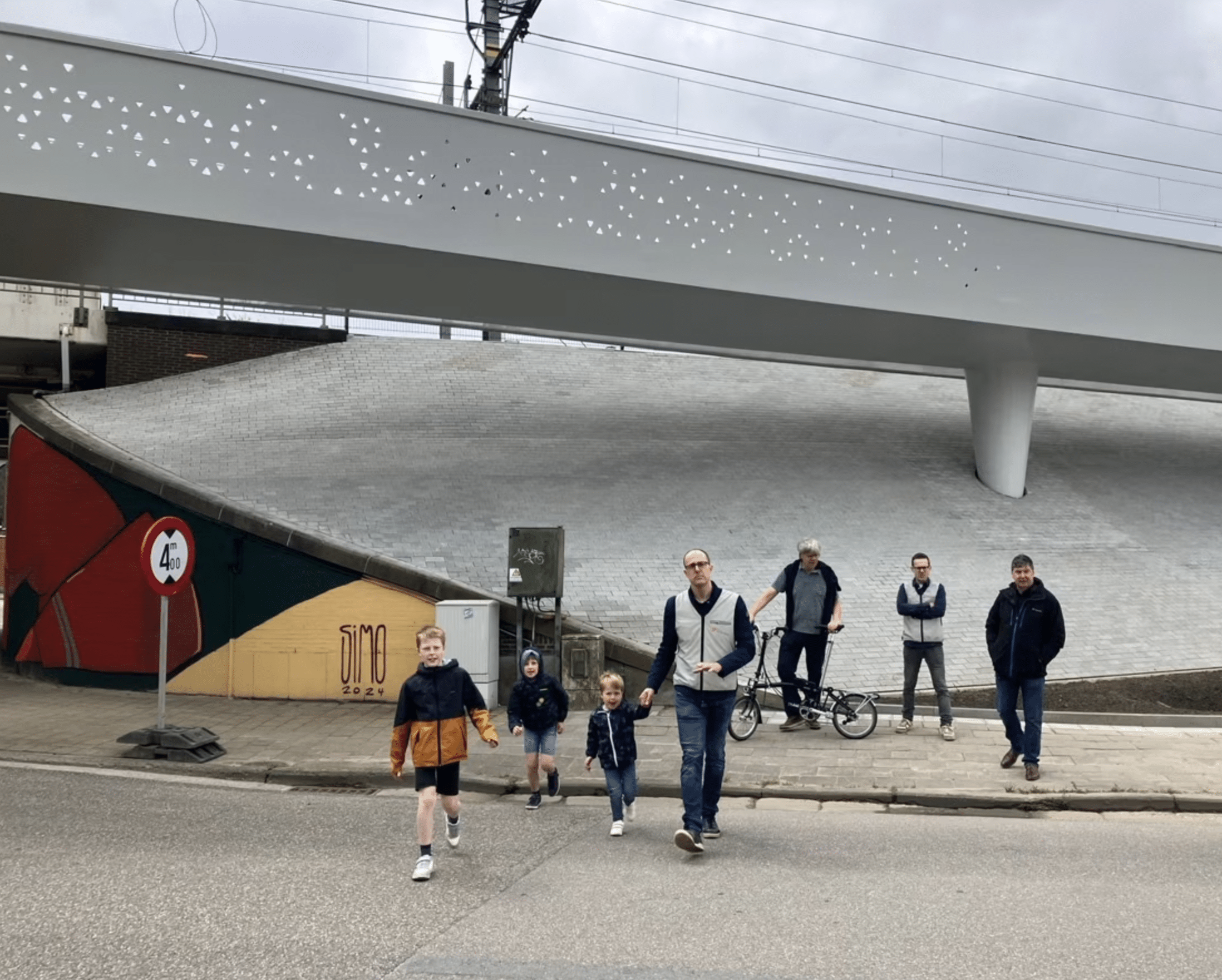 Gerardabrug over kruispunt Vijfstraten geopend op fietssnelweg F4 in Sint-Niklaas