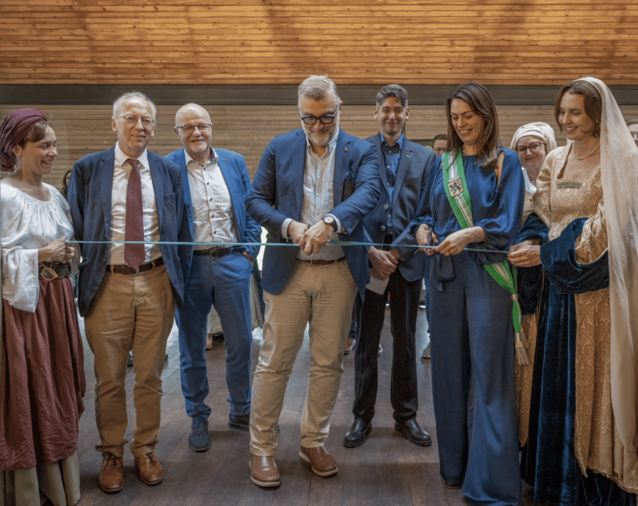 Erfgoedsite Ename opent tentoonstelling onder grote belangstelling