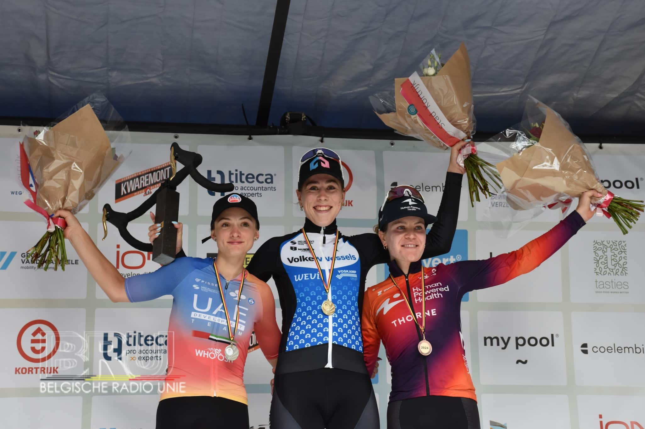 Nederlandse Sofie Van Rooijen (22) wint de derde editie van Konvert Koerse