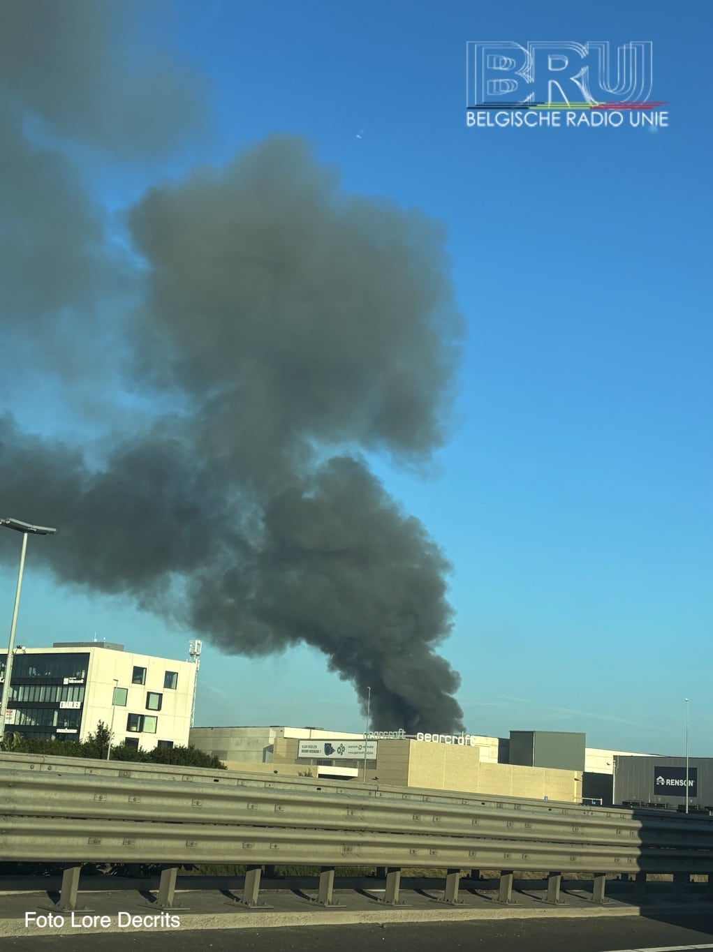 Hevige bedrijfsbrand in Wortegem-Petegem