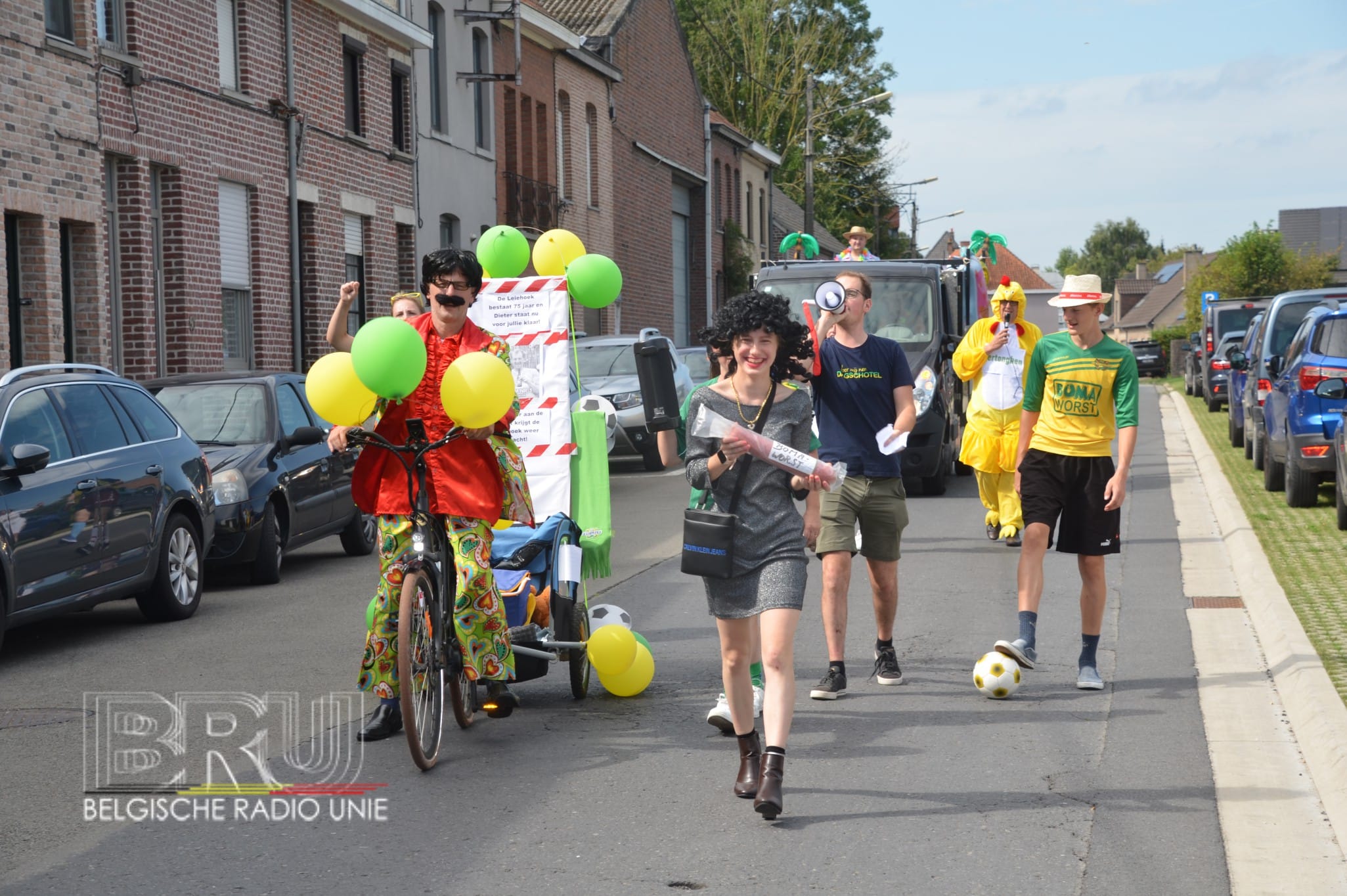 Sacochen vliegen duchtig door het luchtruim tijdens Leiehoekkermis