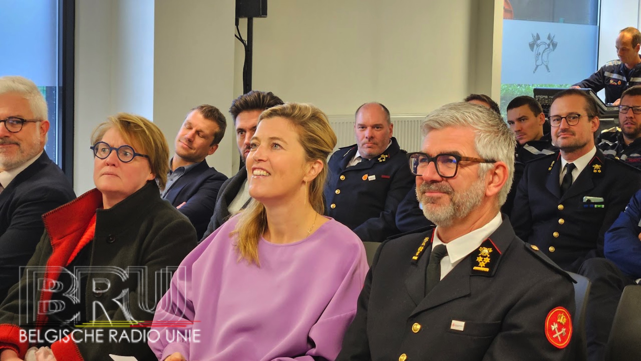 Ontslagnemend minister Verlinden lanceert campagne “Brandweer: één team, één familie” bij Brandweer Westhoek