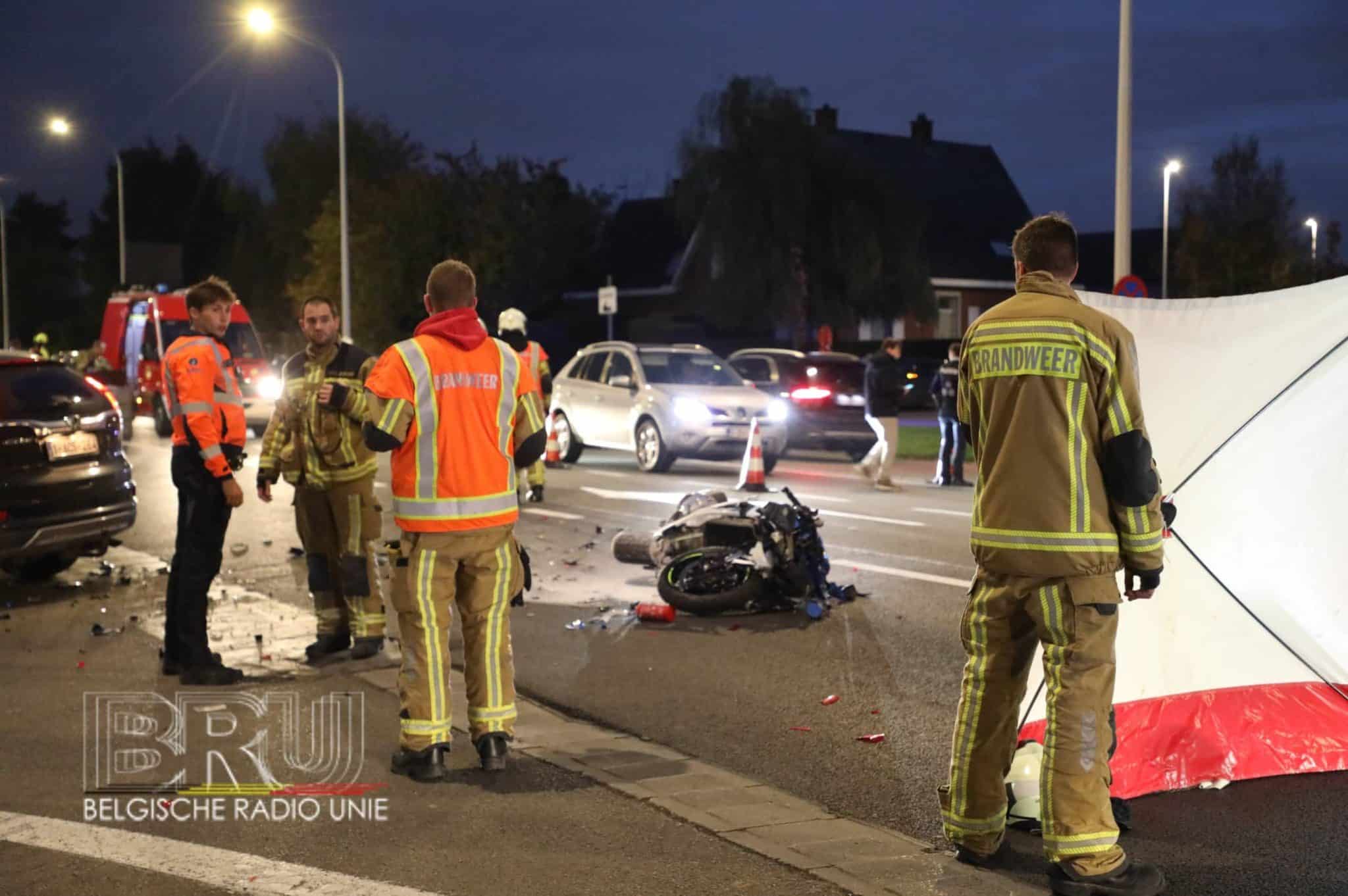 Motorrijder levensgevaarlijk gewond