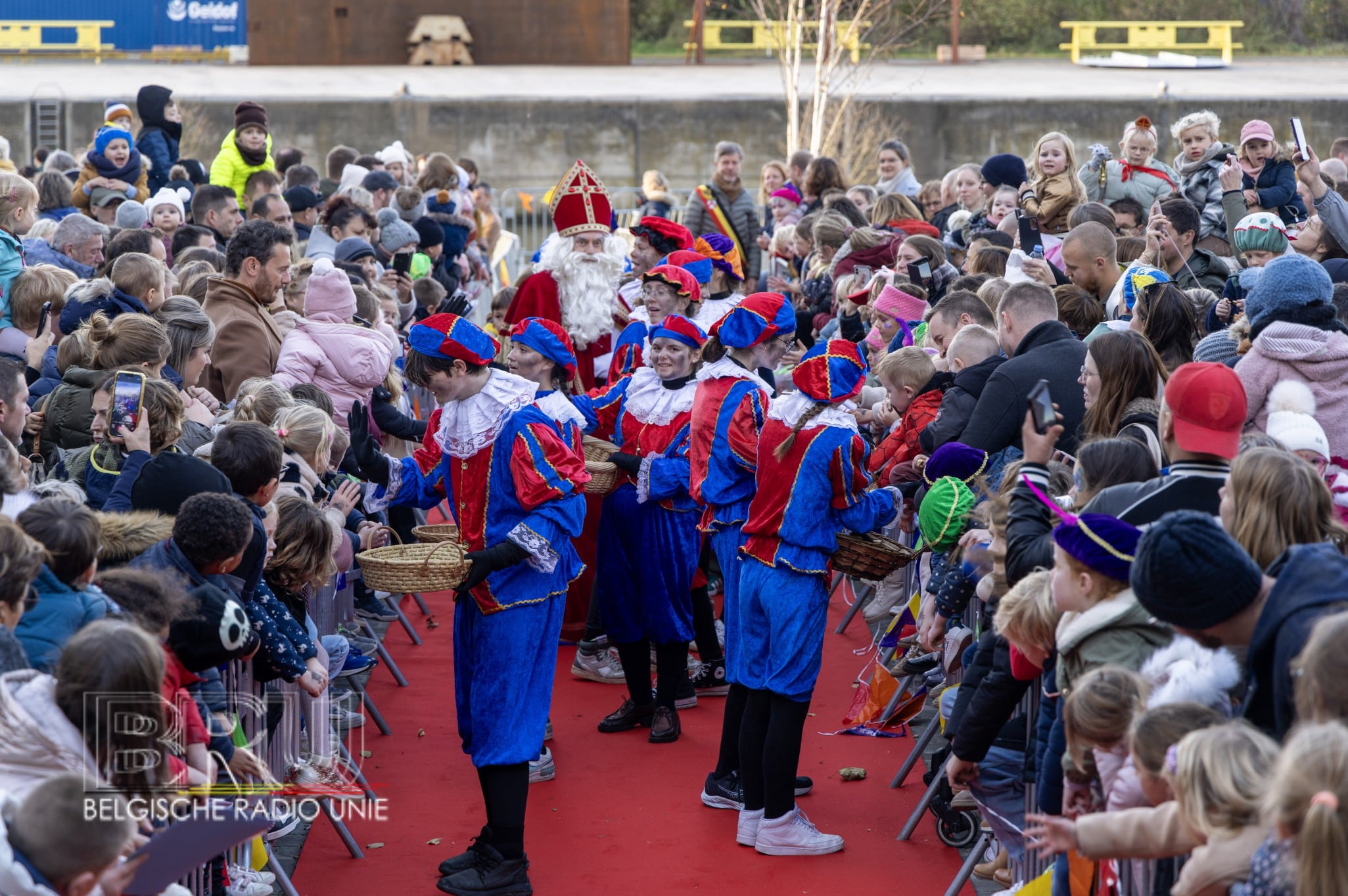 Blijde intrede van de Sint brengt feeststemming naar Harelbeke