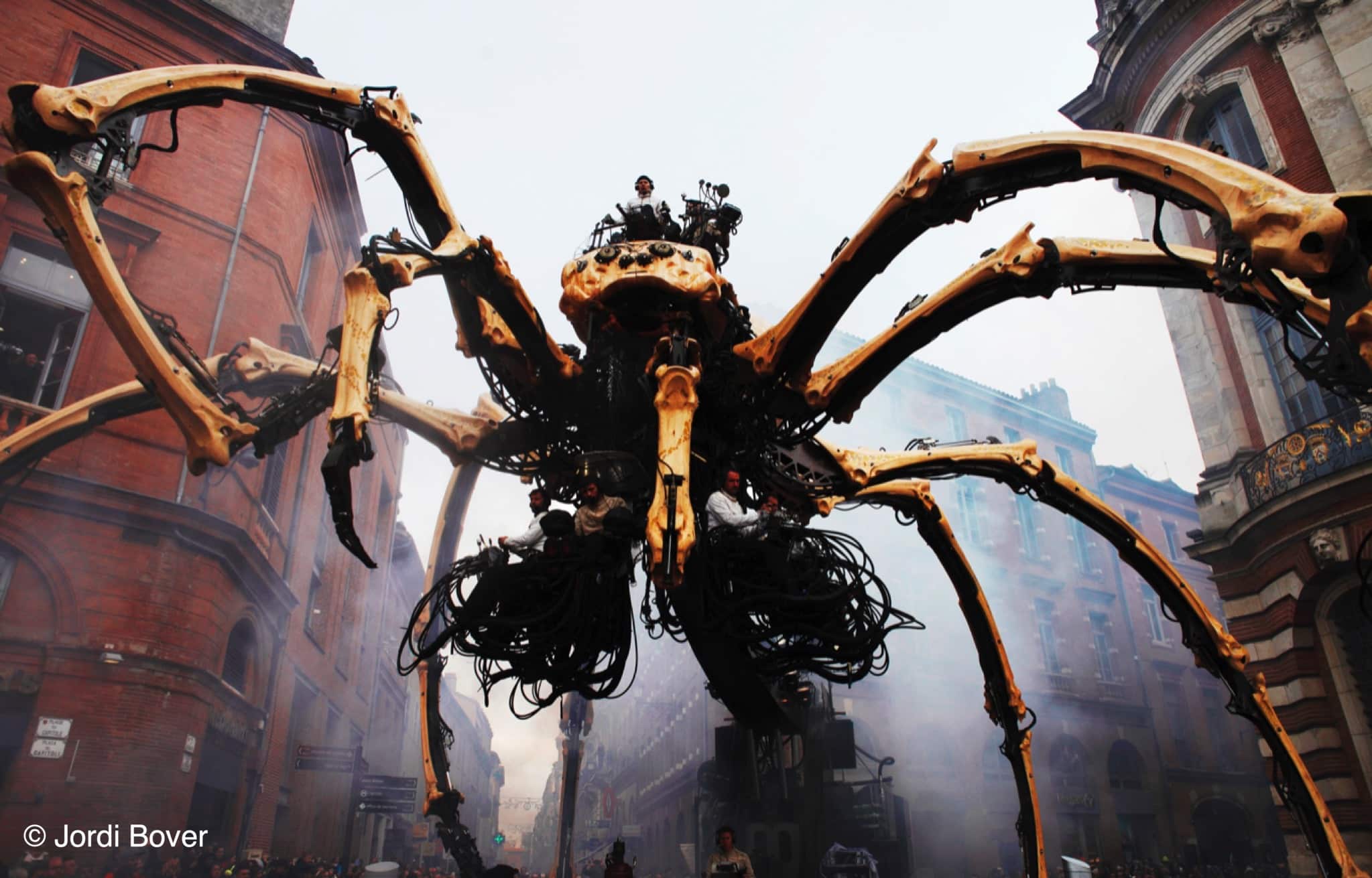Welkom BRUSK: Compagnie La Machine brengt La Grande Araignée naar Brugge