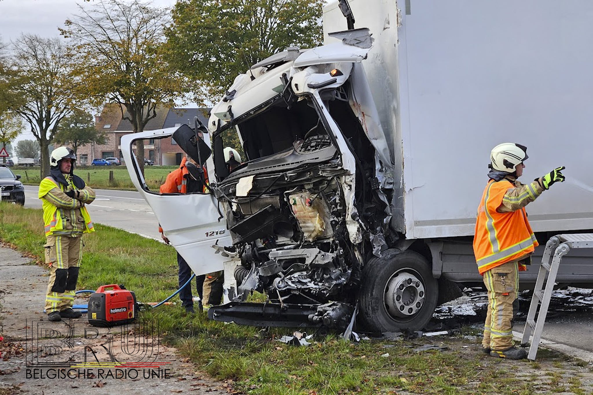 Vrachtwagen lijnbus botsen Diksmuidseweg Boezinge