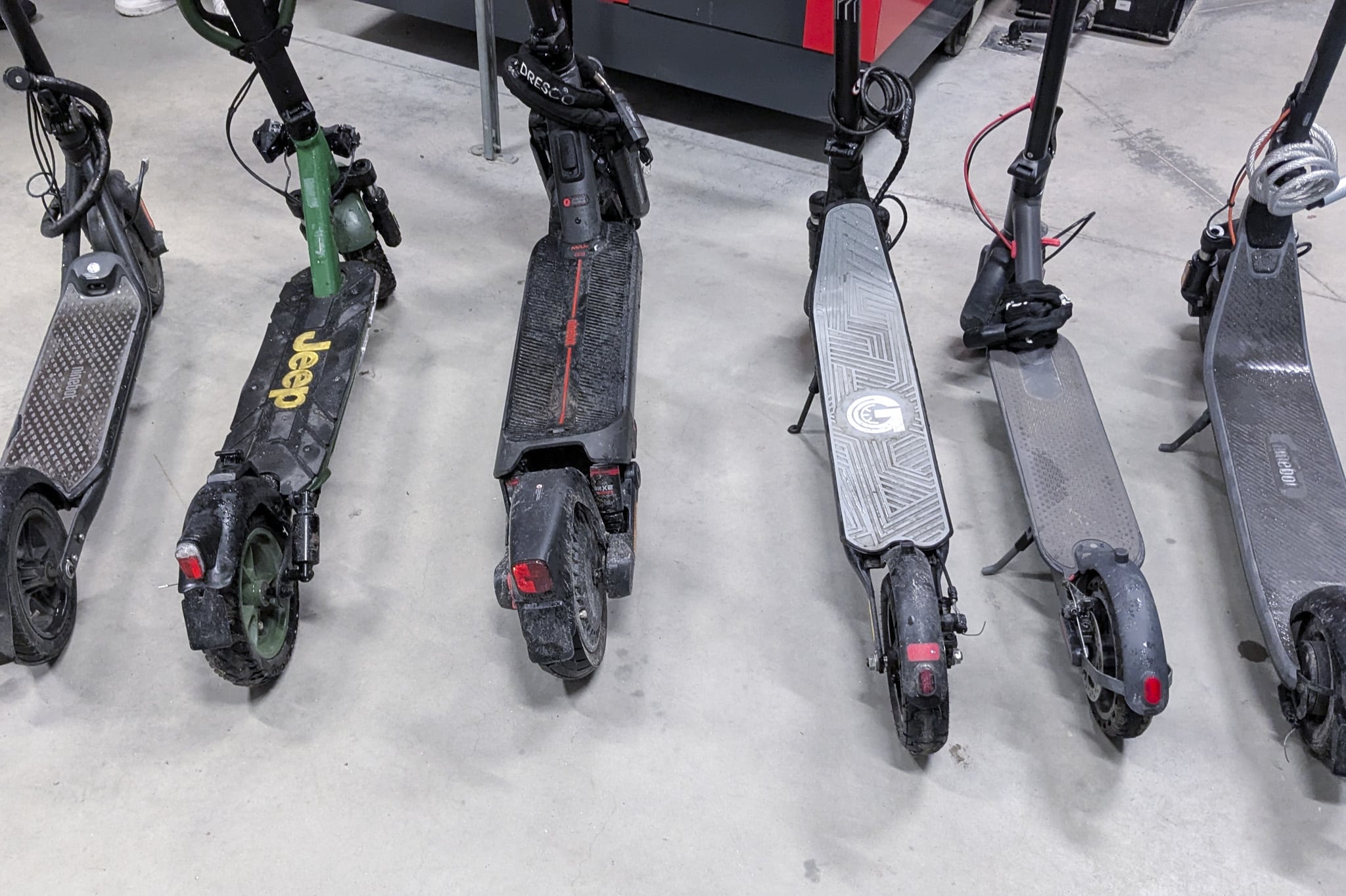 Zeven leerlingen van Gusco Kaai bleken te jong om met een e-step naar school te komen tijdens een verkeerscontrole. De school, politie en stad Kortrijk voeren de strijd op voor meer verkeersveiligheid bij jongeren.