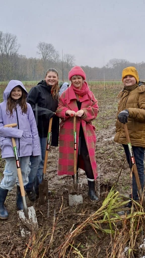 Plantactie Provincie Oost-Vlaanderen breidt Het Leen uit met 600 bomen en struiken