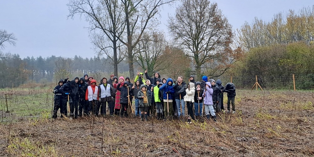 Plantactie Provincie Oost-Vlaanderen breidt Het Leen uit met 600 bomen en struiken