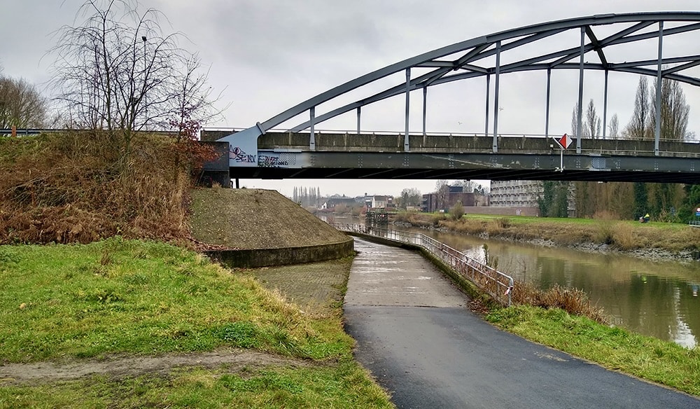 Werken F40 aan Mellebrug zorgen voor veilige en vlotte fietsverbinding tussen Scheldeoevers