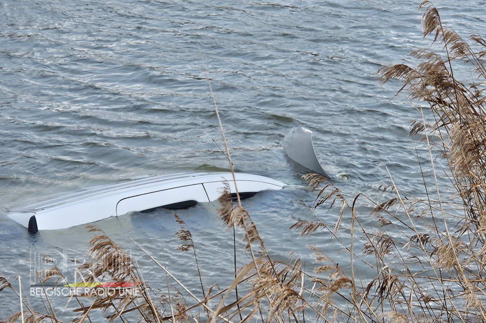 Auto te water in Diksmuide