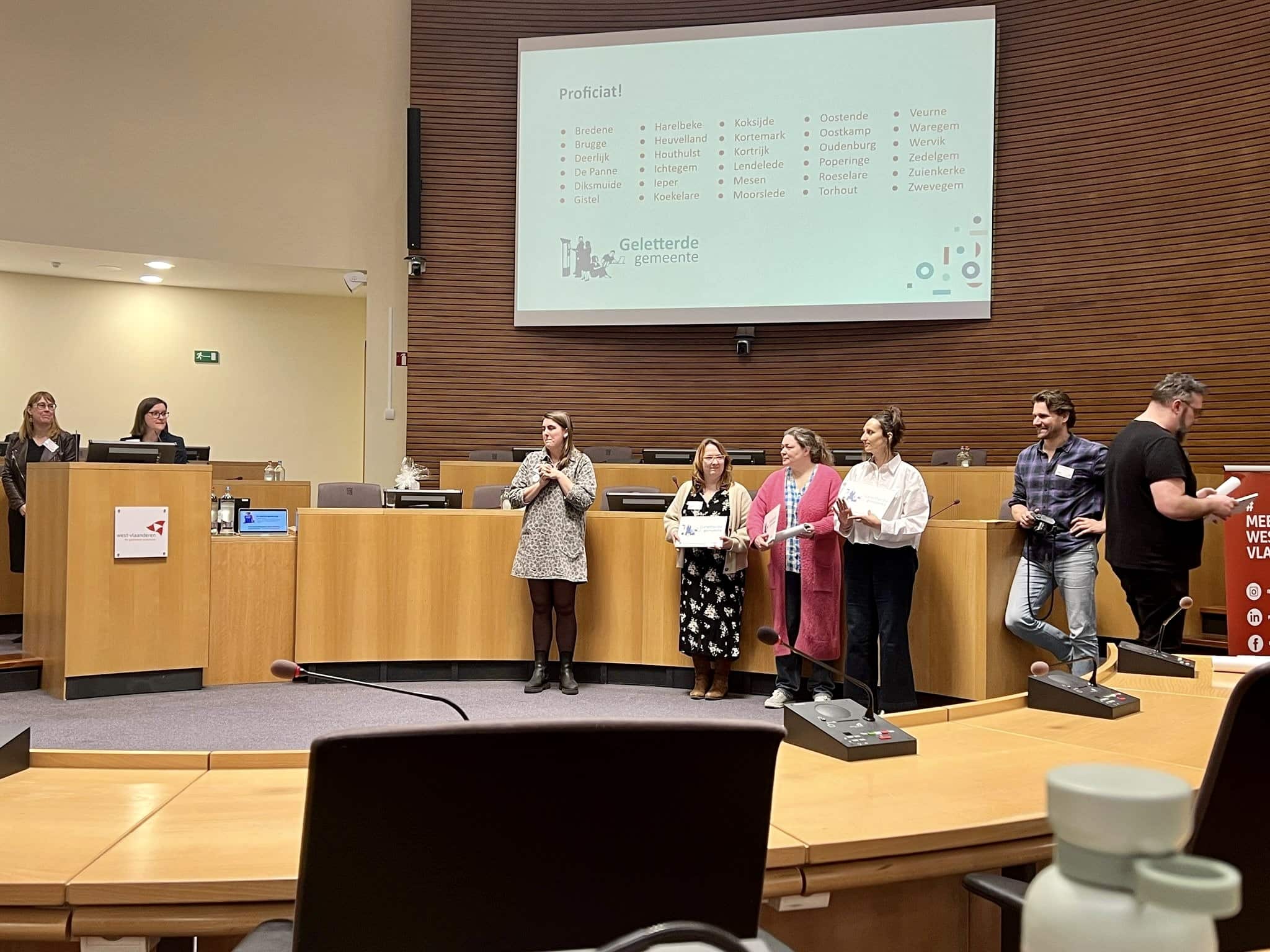 Harelbeke behaalt het label ‘Geletterde Gemeente’