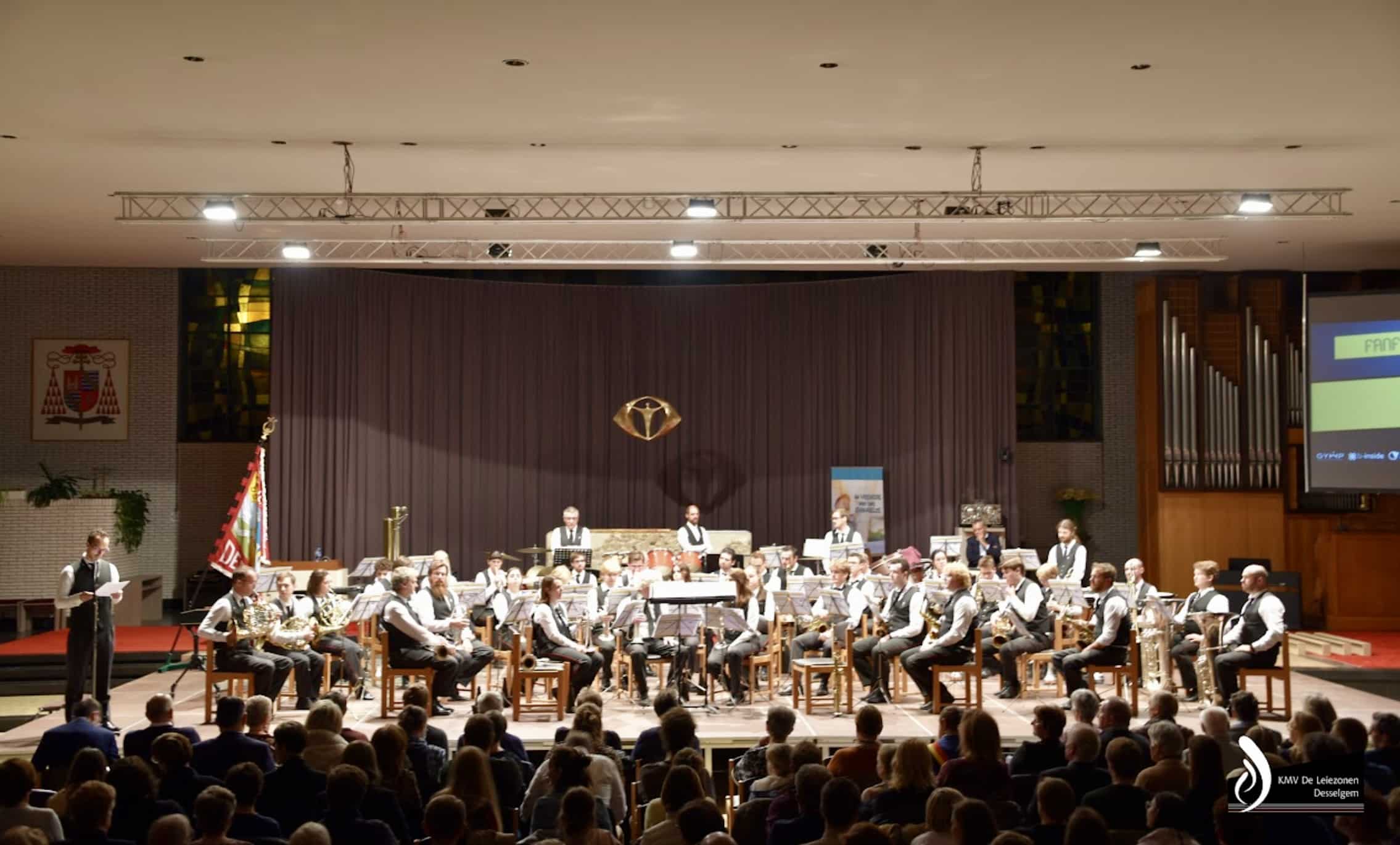 Fanfare KMV De Leiezonen Desselgem bereidt zich voor op het wereldkampioenschap met voorstellingen Remember!?