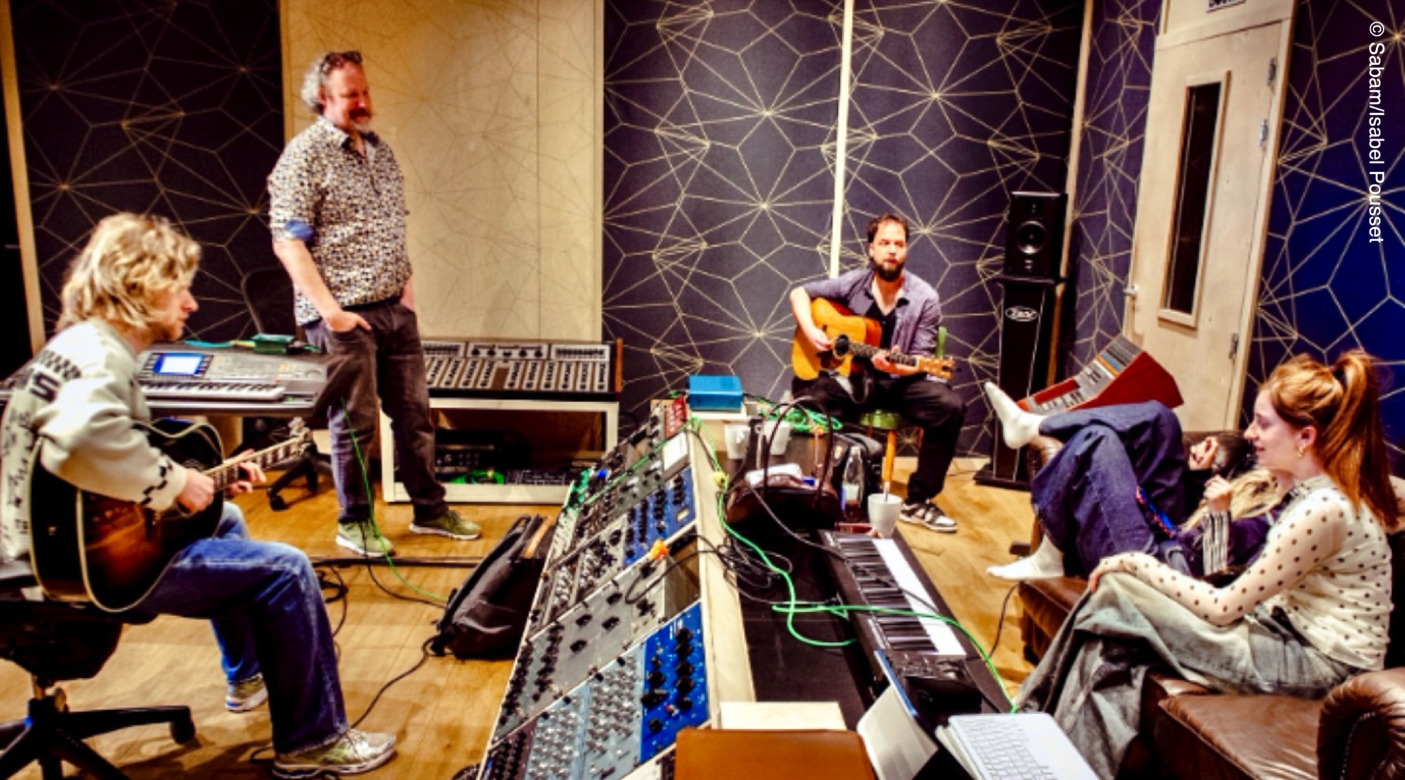 Sabam investeert in een jaar vol Belgische popsongs: Auteursvereniging brengt muziektalent uit Vlaanderen en Wallonië samen tijdens POPhit Camp