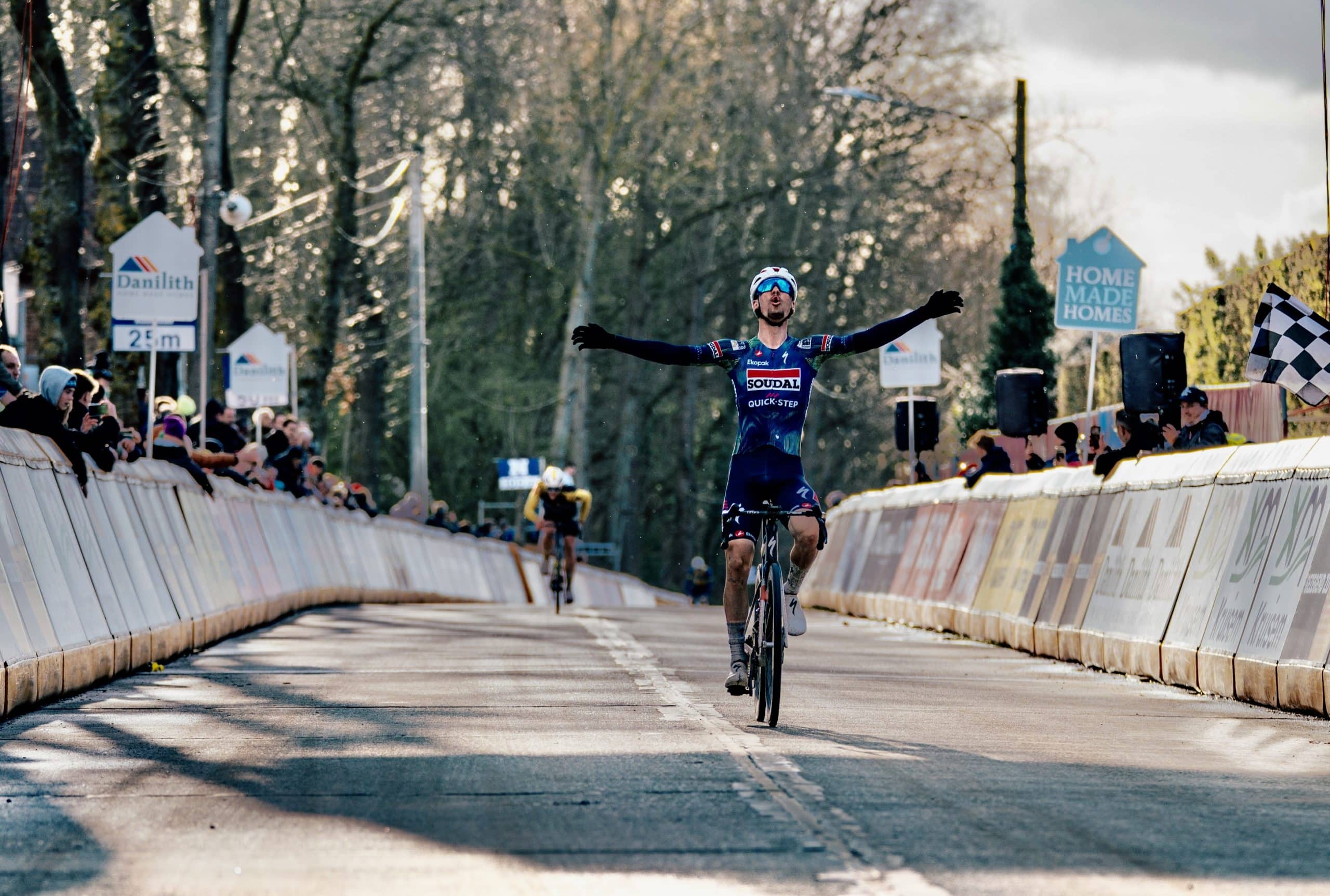 Simon Defrance wint Nokere Koerse voor junioren