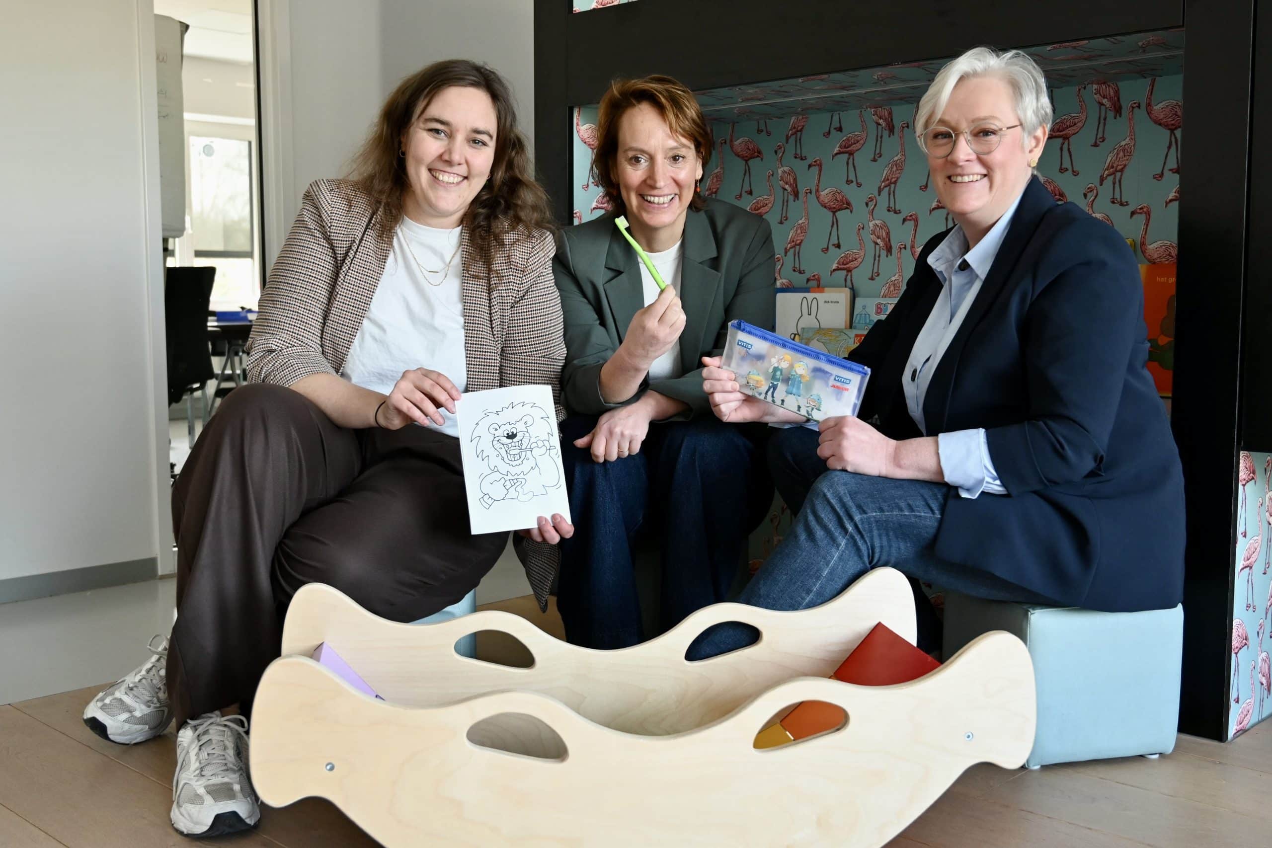 Stad Oudenaarde en Rotary bezorgen 307 kleuters een poetspakket