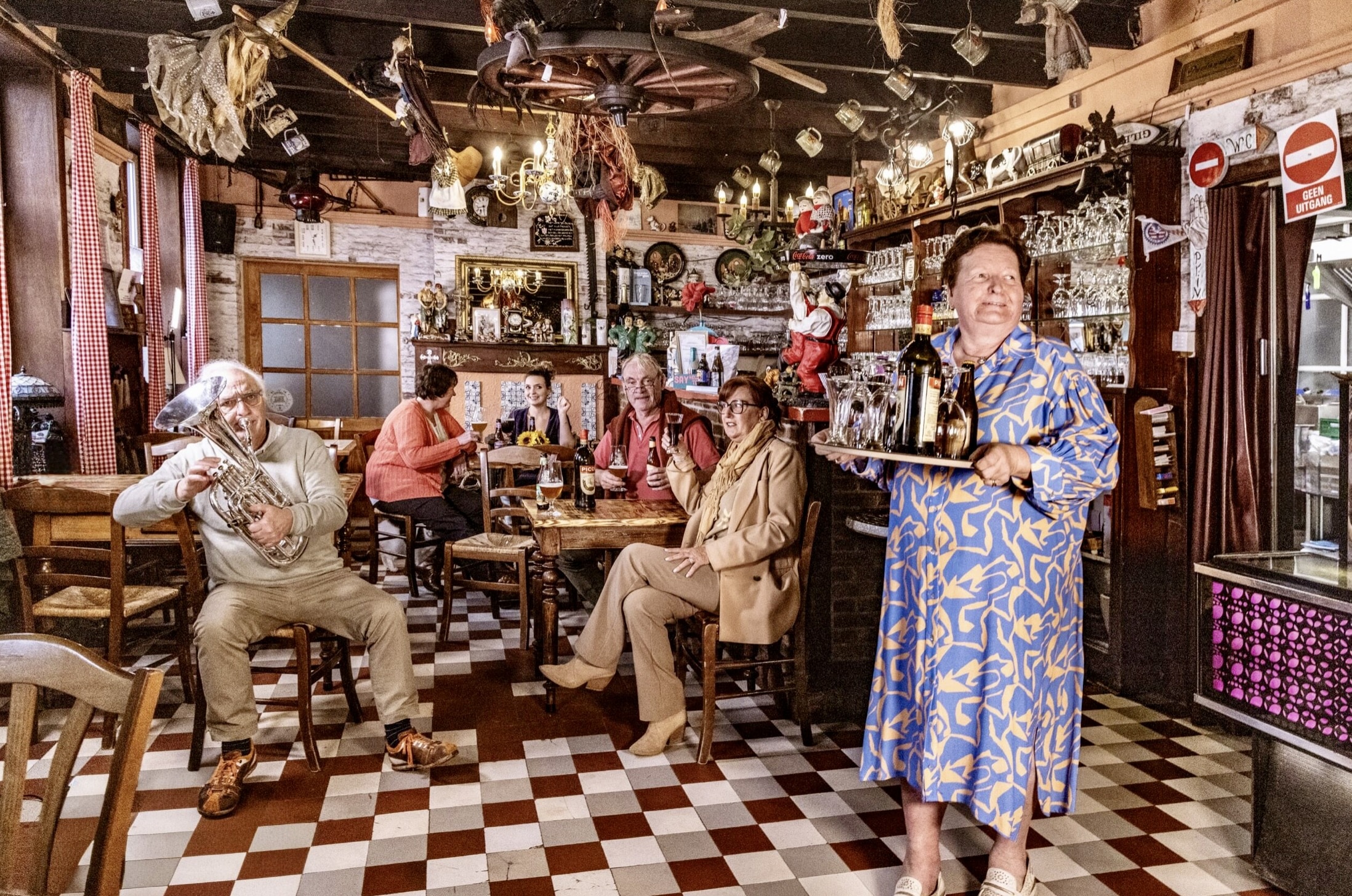 Festival van het Volkscafé zet 70 Westhoekcafés in de kijker