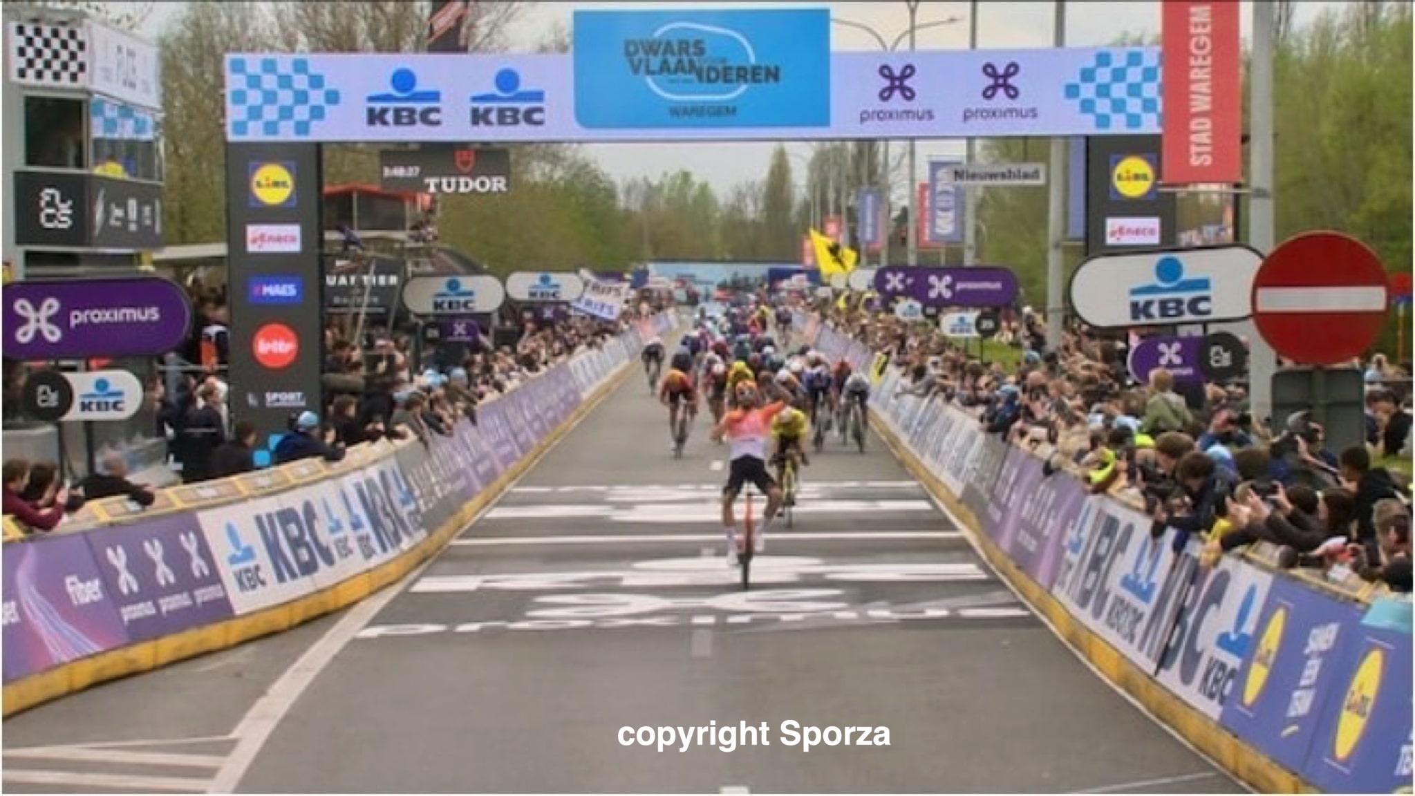 Dwars door Vlaanderen: Ganna van pech tot geluksvogel