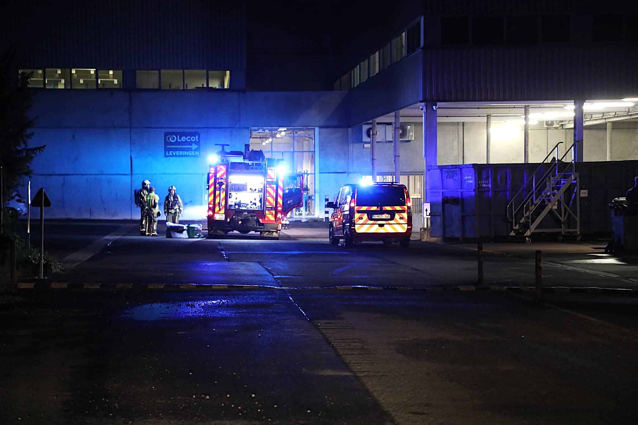 Gekantelde heftruck veroorzaakt chemische reactie in Heule