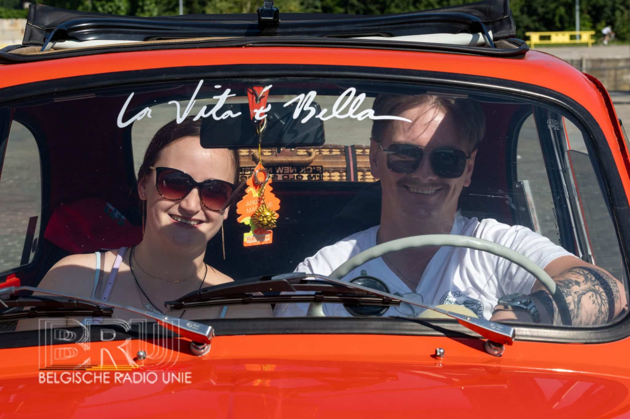 Vijfde oldtimermeeting Taunus M Club lokt veel volk naar Marktplein Harelbeke