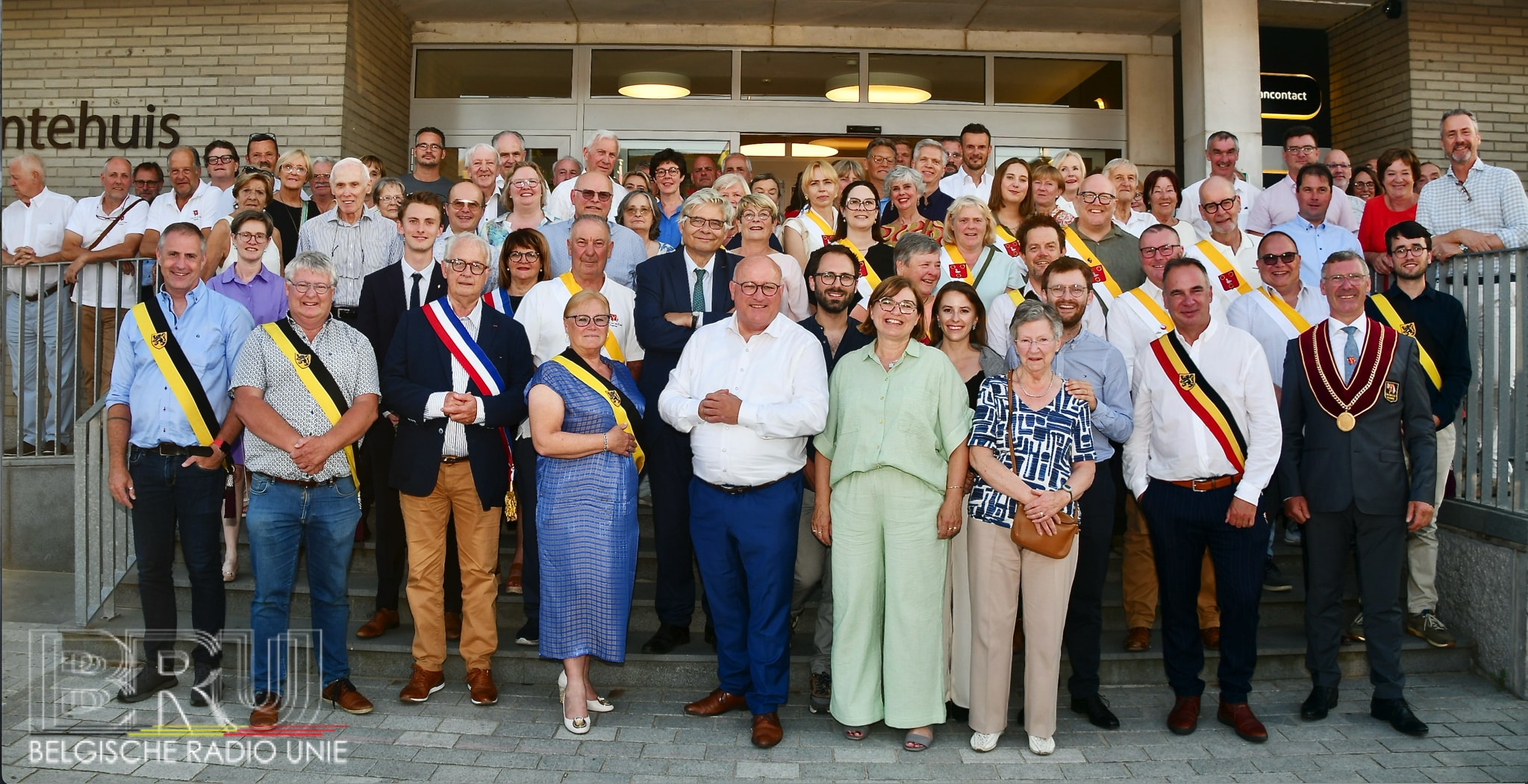 Carl Vereecke officieel gehuldigd als ereburgemeester van Kuurne