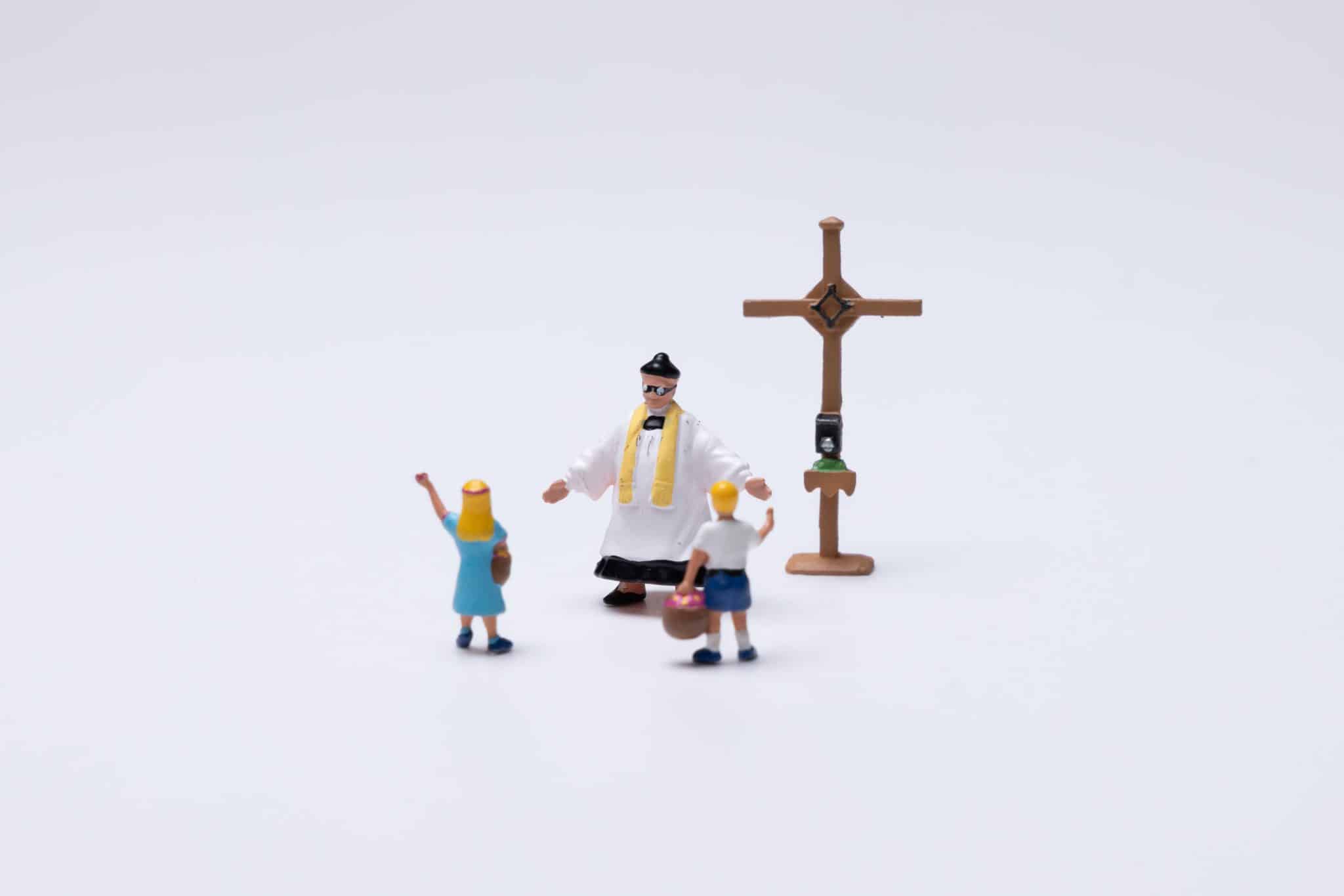 Het verjaart niet in je hoofd: Jan Puype en Ingrid Schildermans in Kortrijk over misbruik binnen de kerk