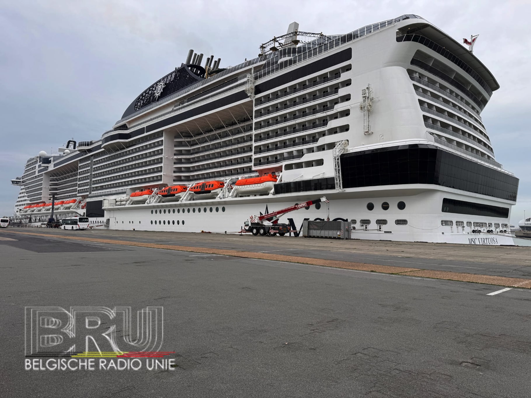 Cruiseschip in brand