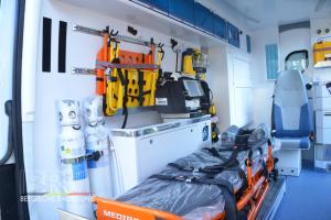 Nieuwe ziekenwagen Rode Kruis Kuurne