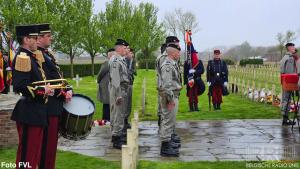 Vier-soldaten-herbegraven-op-militaire-begraafplaats-Saint-Charles-de-Potyze-in-Ieper-018