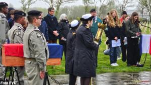 Vier-soldaten-herbegraven-op-militaire-begraafplaats-Saint-Charles-de-Potyze-in-Ieper-019